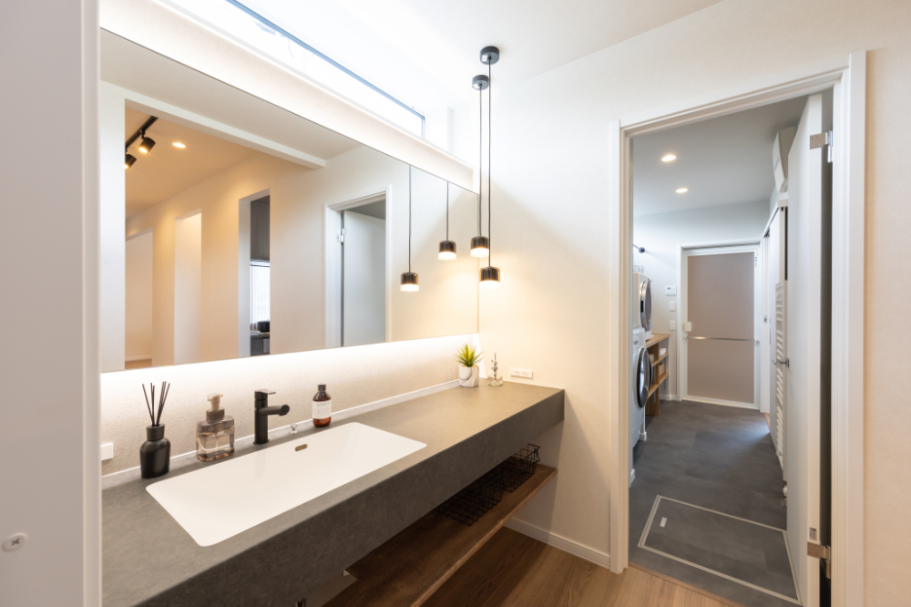 【日々の動きを軽やかにする、モダンな家】東開町3丁目｜モデルハウス-Fiene(フィーネ)-