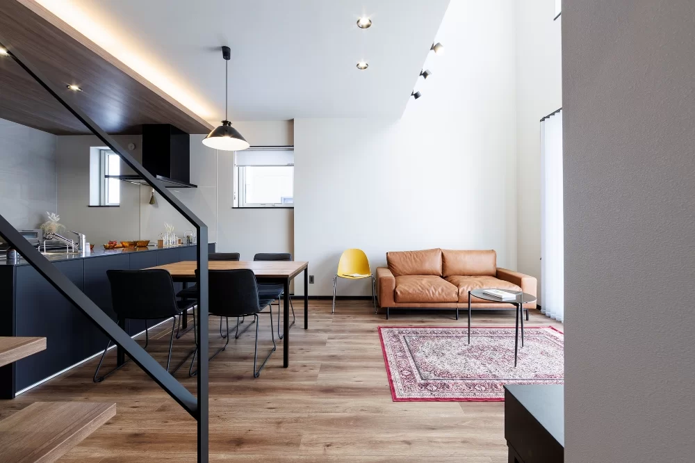 【回遊動線×吹き抜け。ヴィンテージモダンの家】北区屯田9条8丁目｜モデルハウス