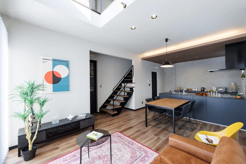 【回遊動線×吹き抜け。ヴィンテージモダンの家】北区屯田9条8丁目｜モデルハウス