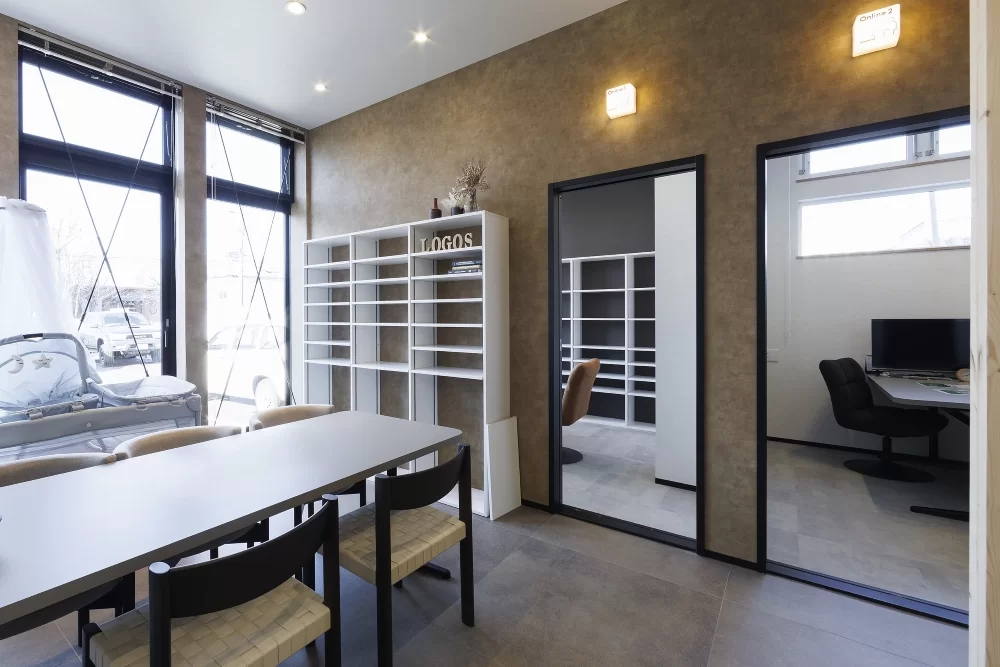 【お子様連れ大歓迎！広々キッズパーク完備でじっくり話せる】ロゴスホーム札幌西ショールーム