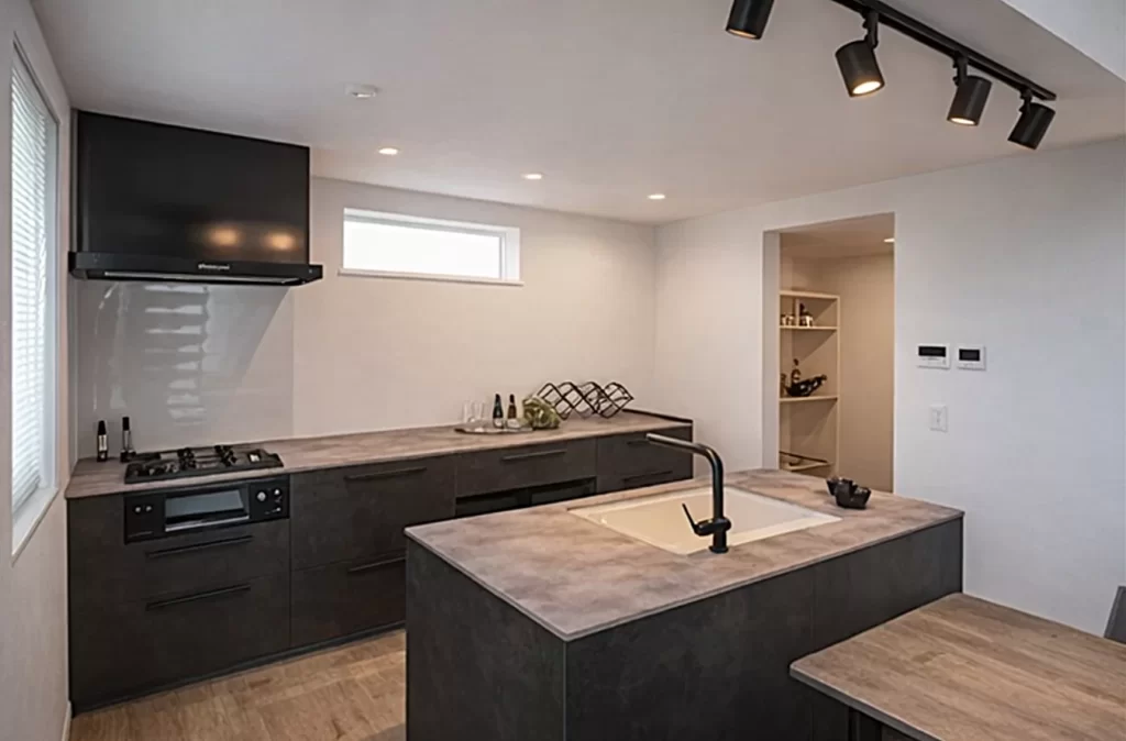 【吹き抜け×中二階、開放感あふれる住まい】昭和中央1丁目｜オーナー様邸完成見学会