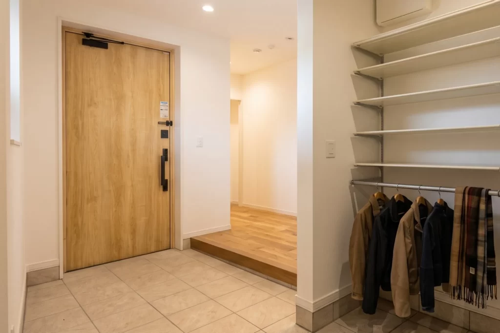 【木目とグレーが調和する、収納上手な平屋】末広東2条3丁目｜モデルハウス-楸(HISAGI)-